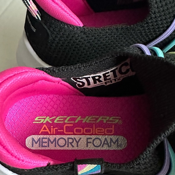 Skechers Kids Sneakers with Black Mesh and Rainbow Bands‎ - Picture 6 of 8